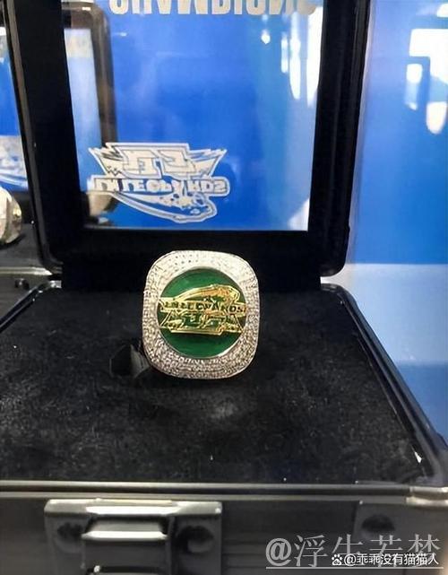 CBA揭幕战前,上赛季冠军戒指隆重颁发 CBA揭幕战前,上赛季冠军戒指隆重颁发